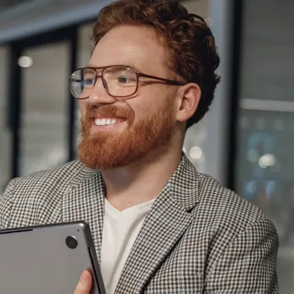 Featured author image: Blog 2 Col